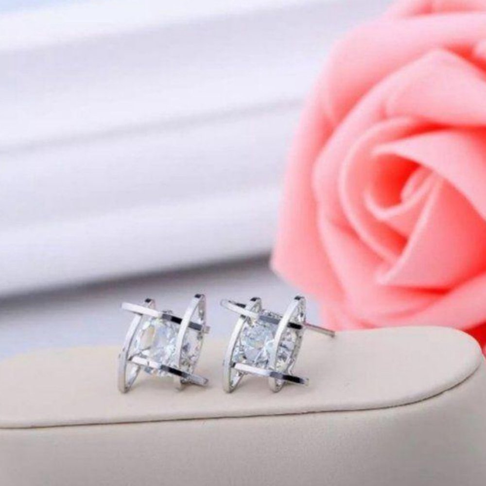 NEW Silver Solitaire Diamond 3D Caged Studs - Picture 5 of 9